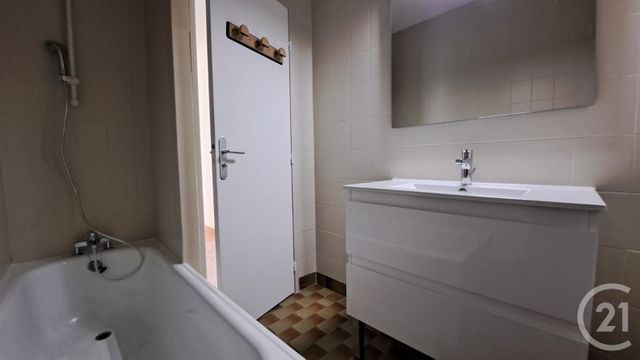 Appartement T3 à louer - 3 pièces - 56.5 m2 - ANTIBES - 06 - PROVENCE-ALPES-COTE-D-AZUR - Century 21 Liberté