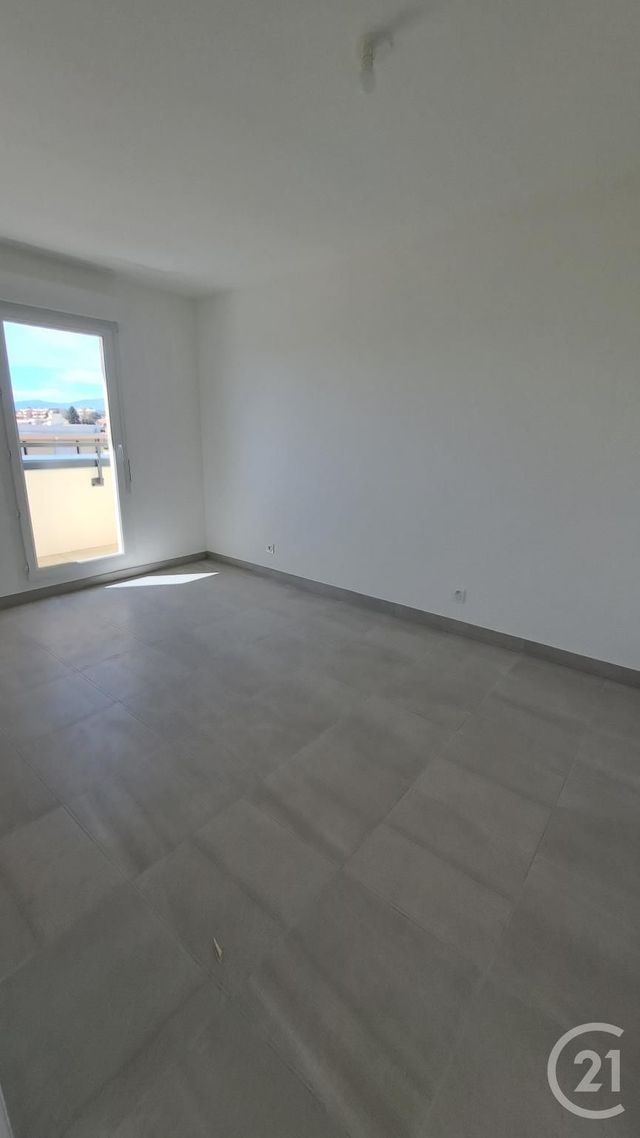 Appartement T2 à louer - 2 pièces - 39.11 m2 - ST LAURENT DU VAR - 06 - PROVENCE-ALPES-COTE-D-AZUR - Century 21 Liberté