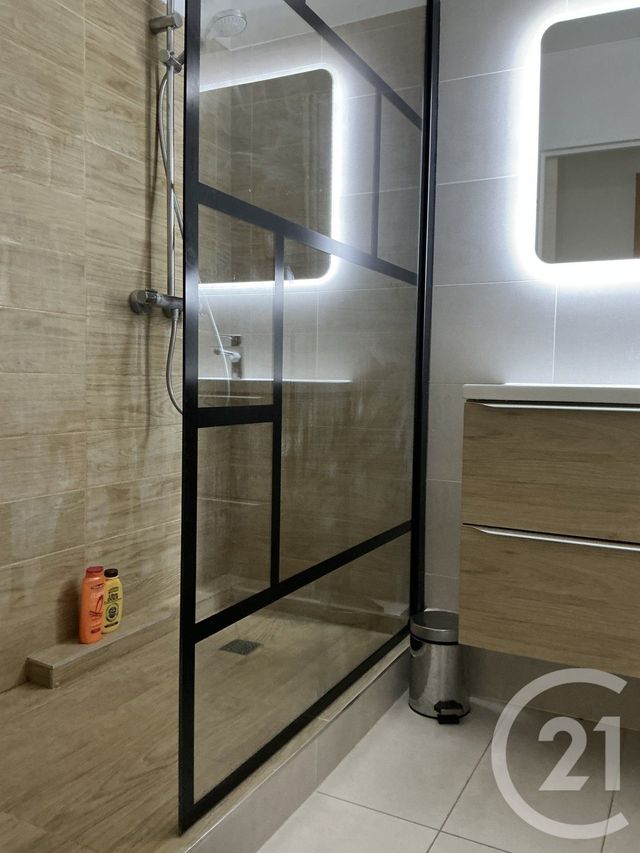 Appartement T3 à louer - 3 pièces - 64.28 m2 - GRASSE - 06 - PROVENCE-ALPES-COTE-D-AZUR - Century 21 Liberté