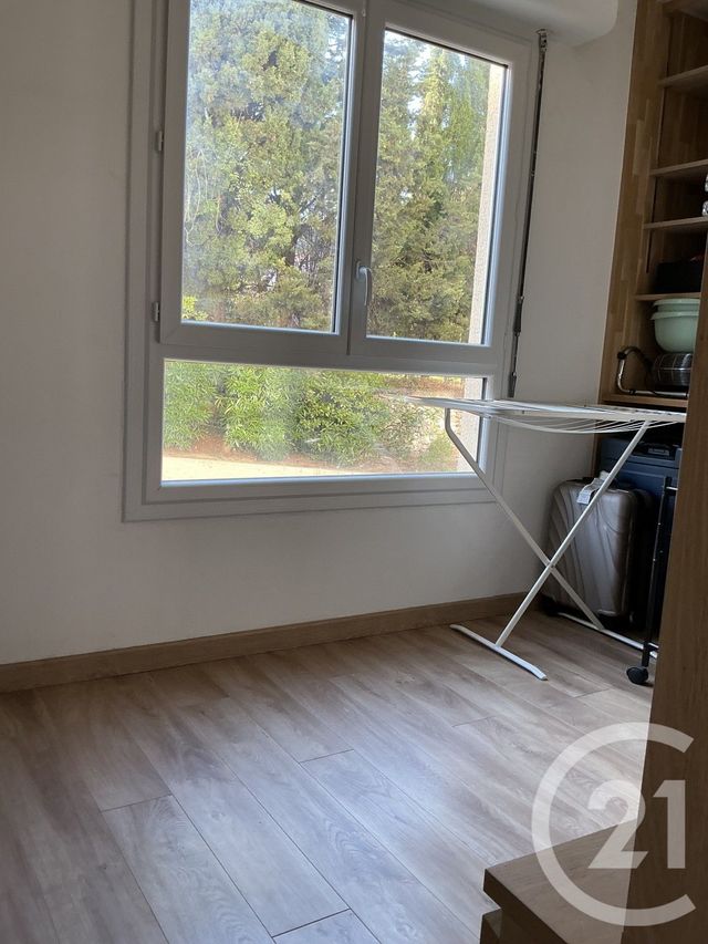 Appartement T3 à louer - 3 pièces - 64.28 m2 - GRASSE - 06 - PROVENCE-ALPES-COTE-D-AZUR - Century 21 Liberté