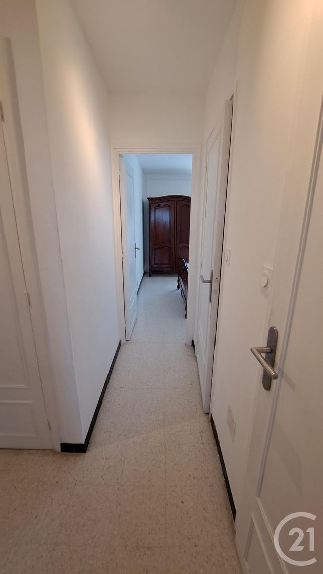 Appartement T2 à louer - 2 pièces - 57.44 m2 - VALLAURIS - 06 - PROVENCE-ALPES-COTE-D-AZUR - Century 21 Liberté