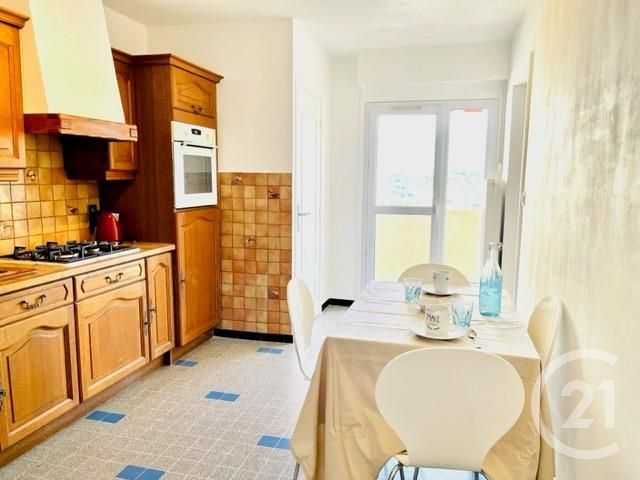 Appartement T2 à louer - 2 pièces - 57.44 m2 - VALLAURIS - 06 - PROVENCE-ALPES-COTE-D-AZUR - Century 21 Liberté