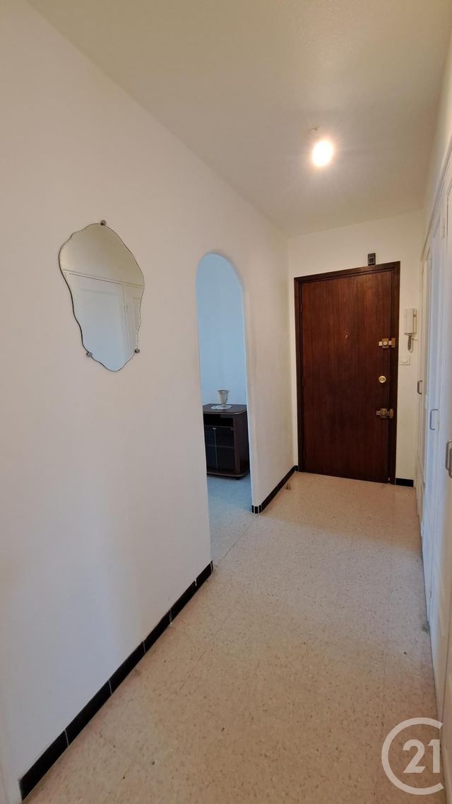 Appartement T2 à louer - 2 pièces - 57.44 m2 - VALLAURIS - 06 - PROVENCE-ALPES-COTE-D-AZUR - Century 21 Liberté