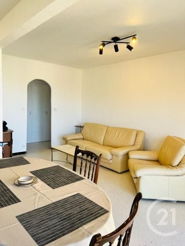 Appartement T2 à louer - 2 pièces - 57.44 m2 - VALLAURIS - 06 - PROVENCE-ALPES-COTE-D-AZUR - Century 21 Liberté