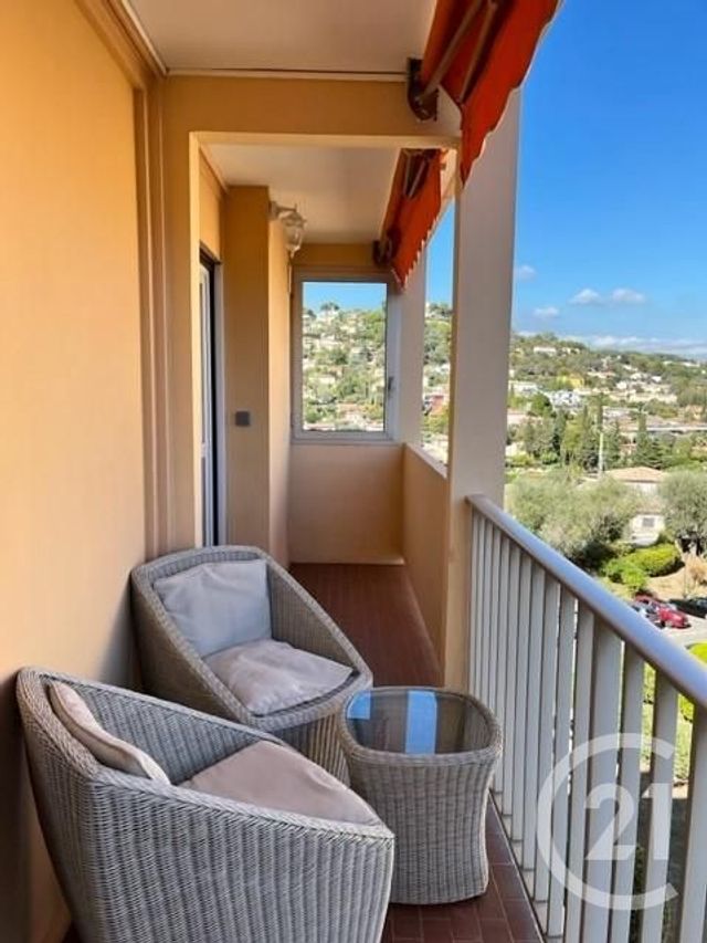 Appartement T2 à louer - 2 pièces - 57.44 m2 - VALLAURIS - 06 - PROVENCE-ALPES-COTE-D-AZUR - Century 21 Liberté