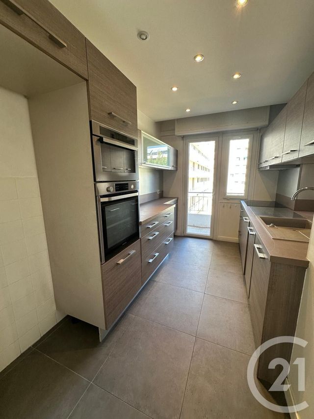 Appartement T3 à louer - 3 pièces - 77.88 m2 - ANTIBES - 06 - PROVENCE-ALPES-COTE-D-AZUR - Century 21 Liberté