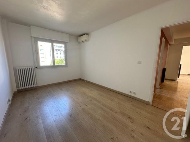 Appartement T3 à louer - 3 pièces - 77.88 m2 - ANTIBES - 06 - PROVENCE-ALPES-COTE-D-AZUR - Century 21 Liberté