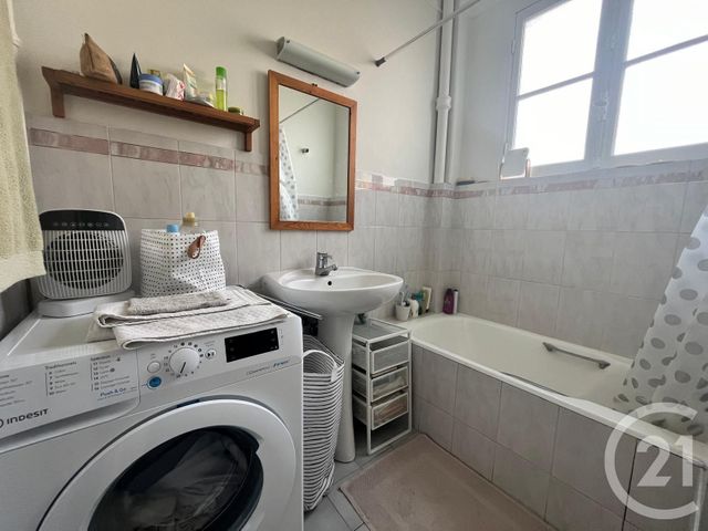 Appartement T2 à louer - 2 pièces - 44.7 m2 - LE GOLFE JUAN - 06 - PROVENCE-ALPES-COTE-D-AZUR - Century 21 Liberté