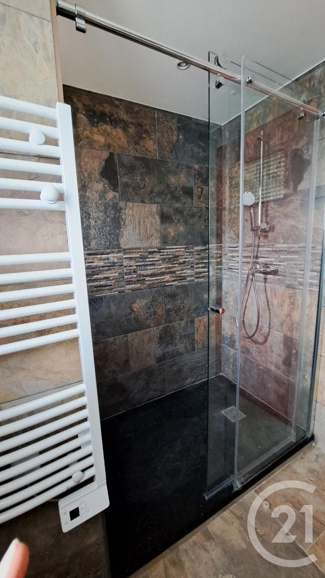 Appartement T3 à louer - 3 pièces - 65.0 m2 - ANTIBES - 06 - PROVENCE-ALPES-COTE-D-AZUR - Century 21 Liberté