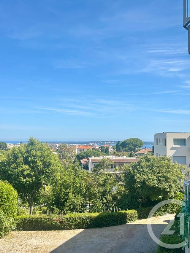 Appartement Studio à louer - 1 pièce - 33.45 m2 - CANNES - 06 - PROVENCE-ALPES-COTE-D-AZUR - Century 21 Liberté