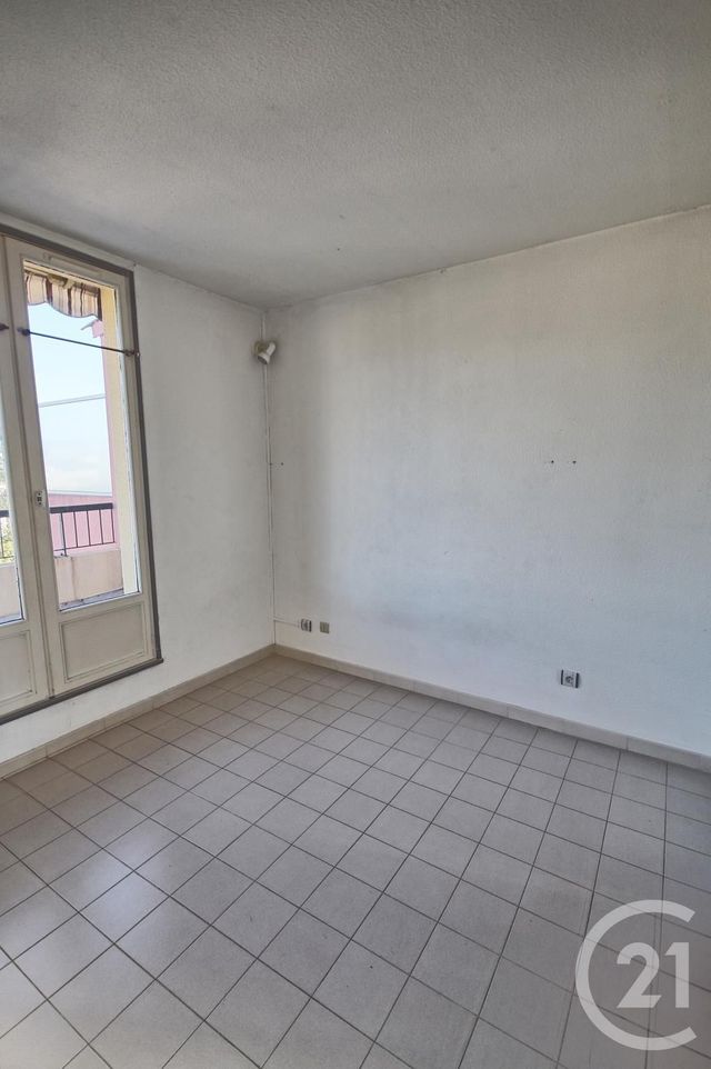 Appartement T2 à louer - 2 pièces - 28.2 m2 - VALLAURIS - 06 - PROVENCE-ALPES-COTE-D-AZUR - Century 21 Liberté