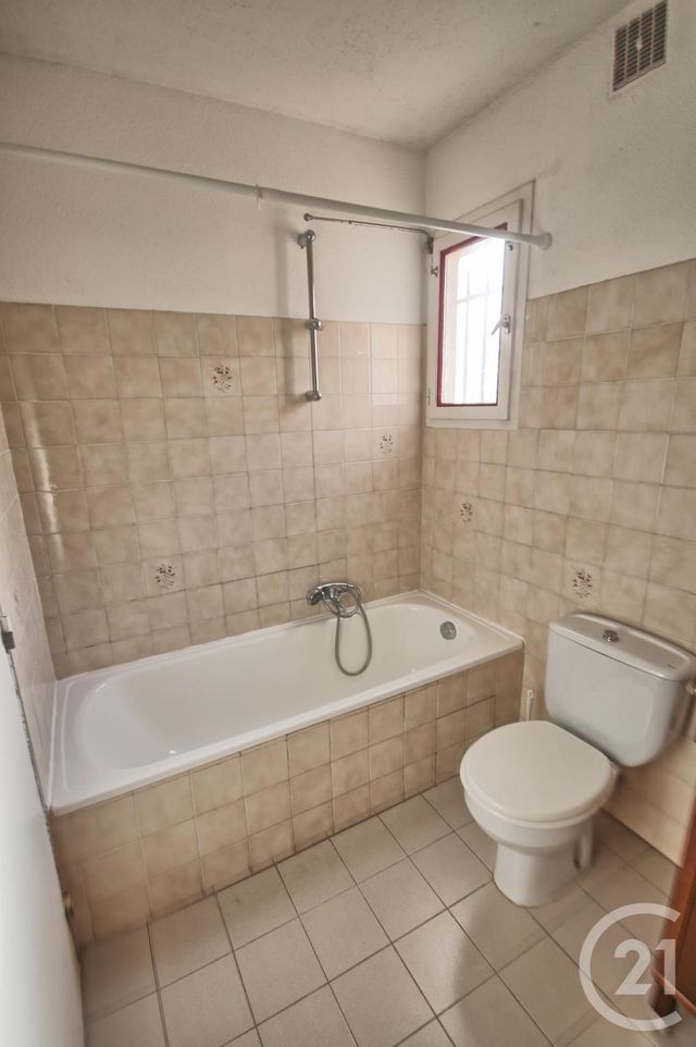 Appartement T2 à louer - 2 pièces - 28.2 m2 - VALLAURIS - 06 - PROVENCE-ALPES-COTE-D-AZUR - Century 21 Liberté