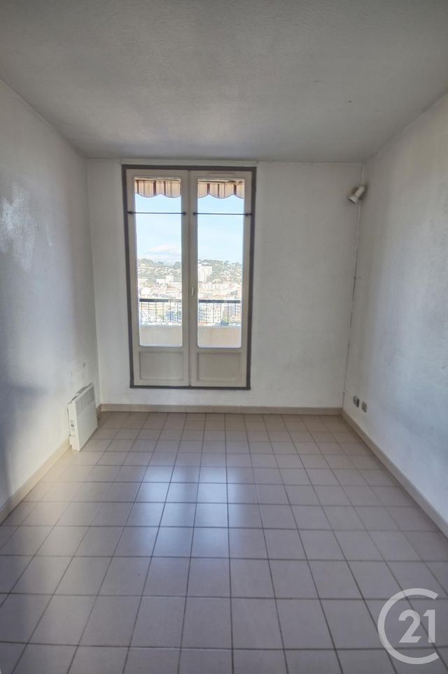 Appartement T2 à louer - 2 pièces - 28.2 m2 - VALLAURIS - 06 - PROVENCE-ALPES-COTE-D-AZUR - Century 21 Liberté