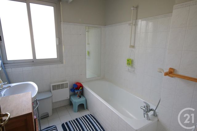 Appartement T3 à louer - 3 pièces - 89.77 m2 - VILLENEUVE LOUBET - 06 - PROVENCE-ALPES-COTE-D-AZUR - Century 21 Liberté