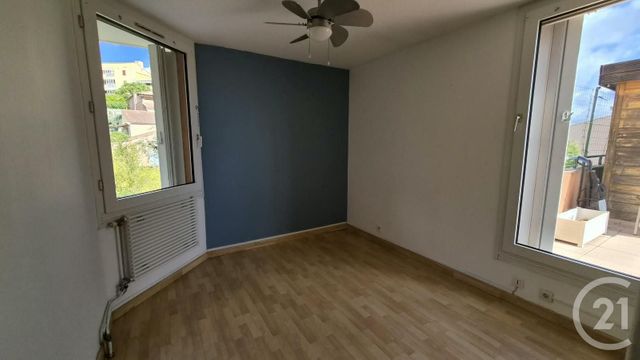 Appartement T3 à louer - 3 pièces - 63.48 m2 - VALBONNE - 06 - PROVENCE-ALPES-COTE-D-AZUR - Century 21 Liberté