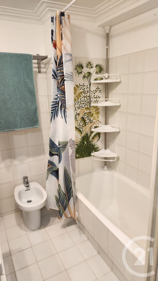 Appartement T3 à louer - 3 pièces - 74.0 m2 - JUAN LES PINS - 06 - PROVENCE-ALPES-COTE-D-AZUR - Century 21 Liberté