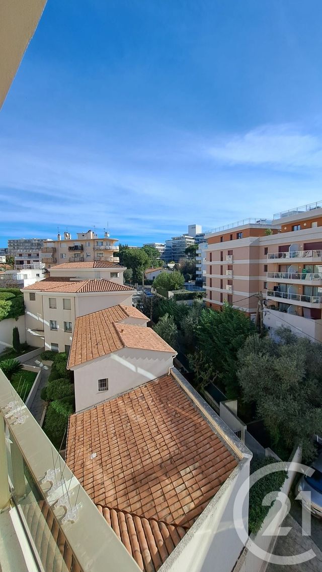 Appartement T2 à louer - 2 pièces - 41.39 m2 - JUAN LES PINS - 06 - PROVENCE-ALPES-COTE-D-AZUR - Century 21 Liberté