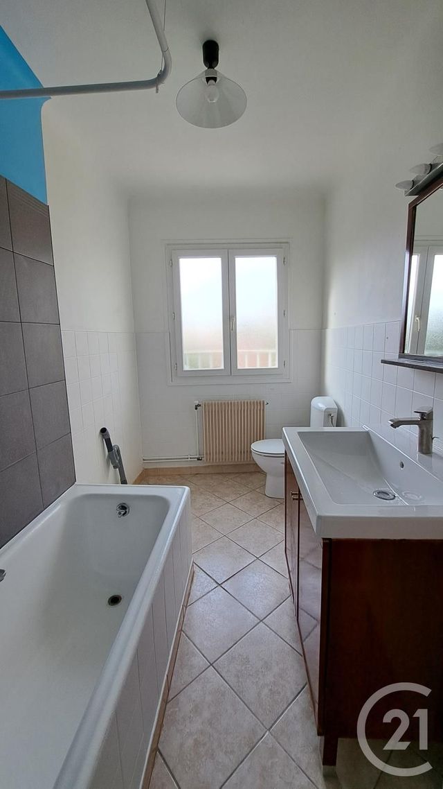 Appartement T2 à louer - 2 pièces - 46.0 m2 - ANTIBES - 06 - PROVENCE-ALPES-COTE-D-AZUR - Century 21 Liberté