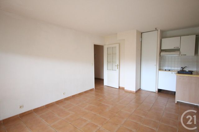 Appartement T2 à louer - 2 pièces - 37.52 m2 - MOUGINS - 06 - PROVENCE-ALPES-COTE-D-AZUR - Century 21 Liberté
