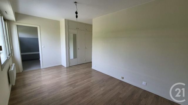 Appartement T3 à louer - 3 pièces - 76.6 m2 - ANTIBES - 06 - PROVENCE-ALPES-COTE-D-AZUR - Century 21 Liberté