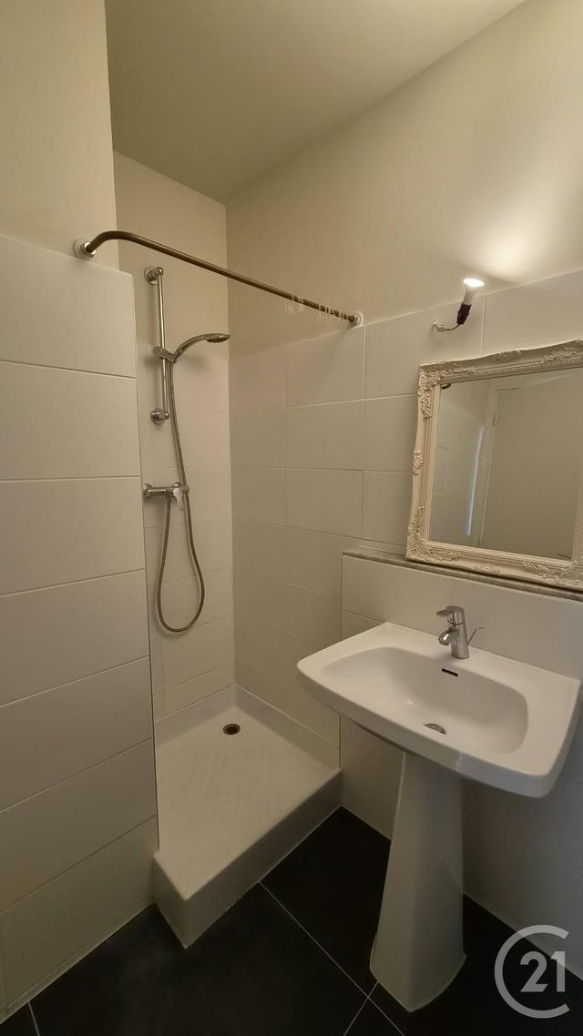 Appartement T3 à louer - 3 pièces - 76.6 m2 - ANTIBES - 06 - PROVENCE-ALPES-COTE-D-AZUR - Century 21 Liberté
