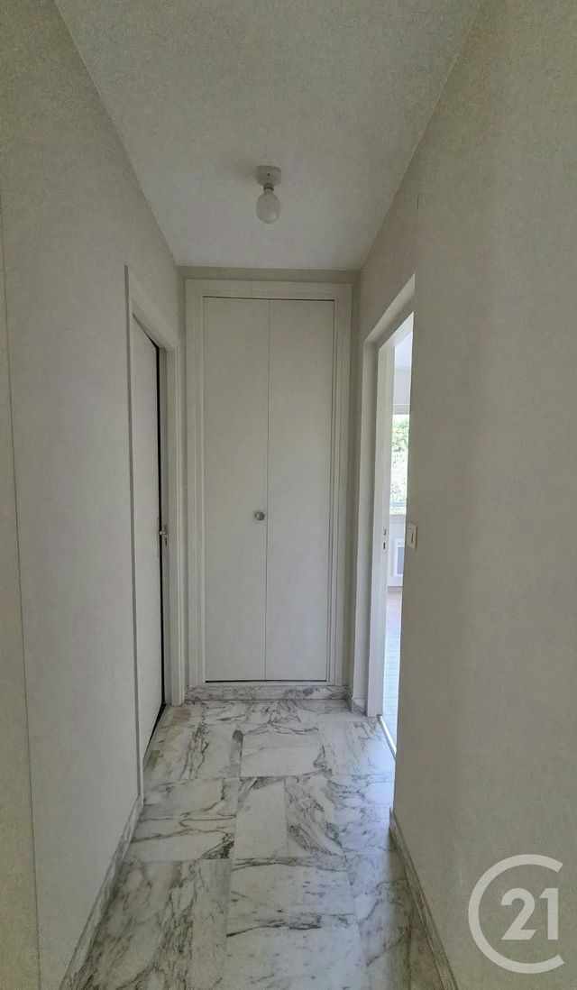 Appartement T3 à louer - 3 pièces - 76.6 m2 - ANTIBES - 06 - PROVENCE-ALPES-COTE-D-AZUR - Century 21 Liberté