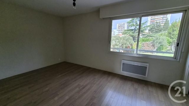 Appartement T3 à louer - 3 pièces - 76.6 m2 - ANTIBES - 06 - PROVENCE-ALPES-COTE-D-AZUR - Century 21 Liberté