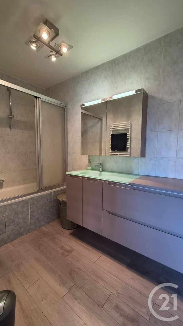 Appartement T3 à louer - 3 pièces - 66.67 m2 - VALLAURIS - 06 - PROVENCE-ALPES-COTE-D-AZUR - Century 21 Liberté