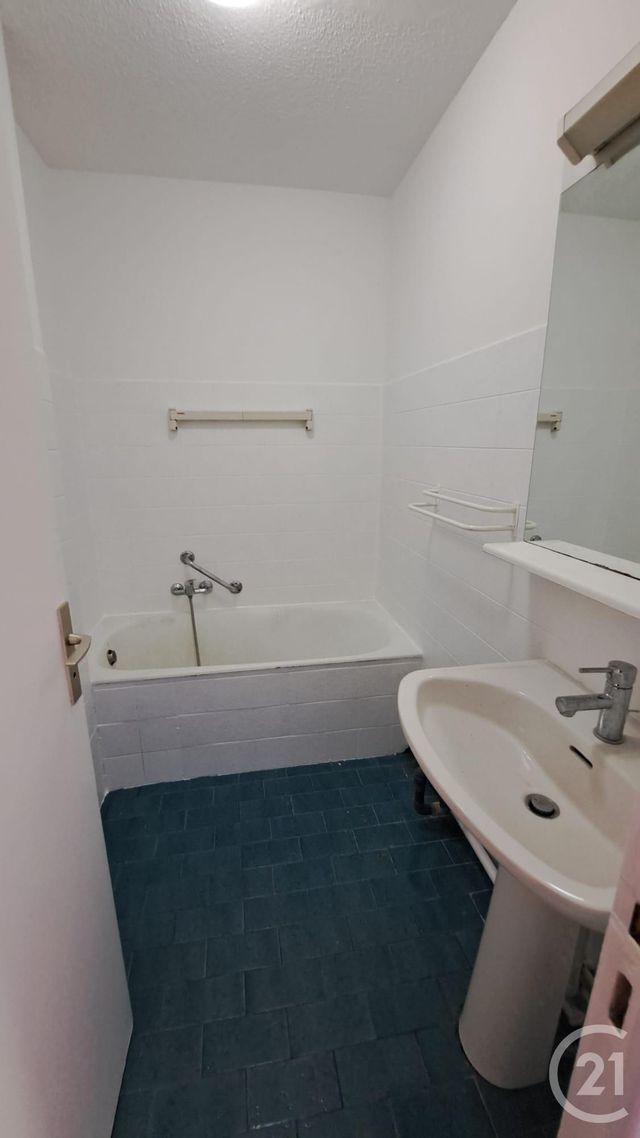 Appartement T1 à louer - 1 pièce - 33.03 m2 - VALLAURIS - 06 - PROVENCE-ALPES-COTE-D-AZUR - Century 21 Liberté