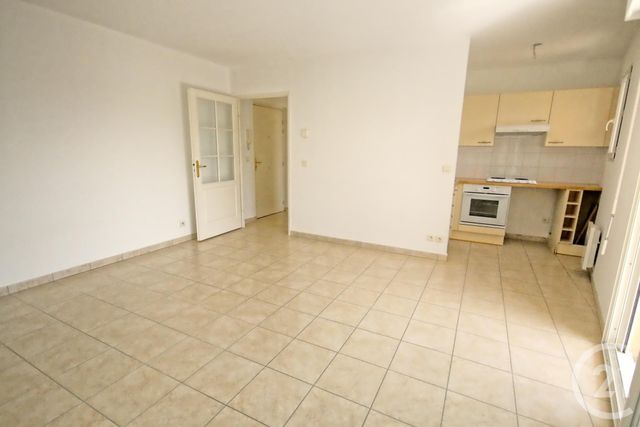 Afficher la photo en grand Appartement F2 à vendre - 2 pièces - 41.15 m2 - LE GOLFE JUAN - 06 - PROVENCE-ALPES-COTE-D-AZUR - Century 21 Liberté