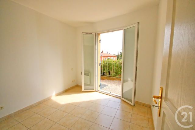 Afficher la photo en grand Appartement F2 à vendre - 2 pièces - 41.15 m2 - LE GOLFE JUAN - 06 - PROVENCE-ALPES-COTE-D-AZUR - Century 21 Liberté